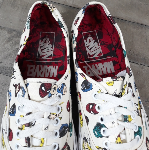 Vans Marvel Avengers Print Canvas Sneakers Shoes Mens Sz 11 - Picture 3 of 6